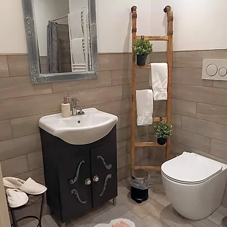 Cresto Bed & Breakfast